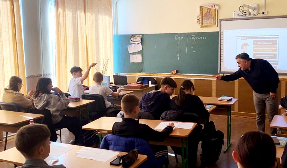 .  На уроці магістранта Сергія Портнова.jpg